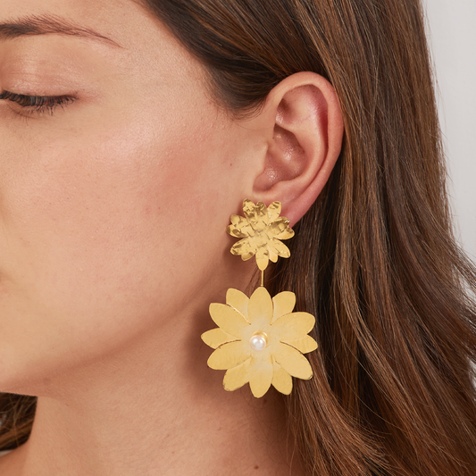 Aretes Dos Flores Bastón y Perla