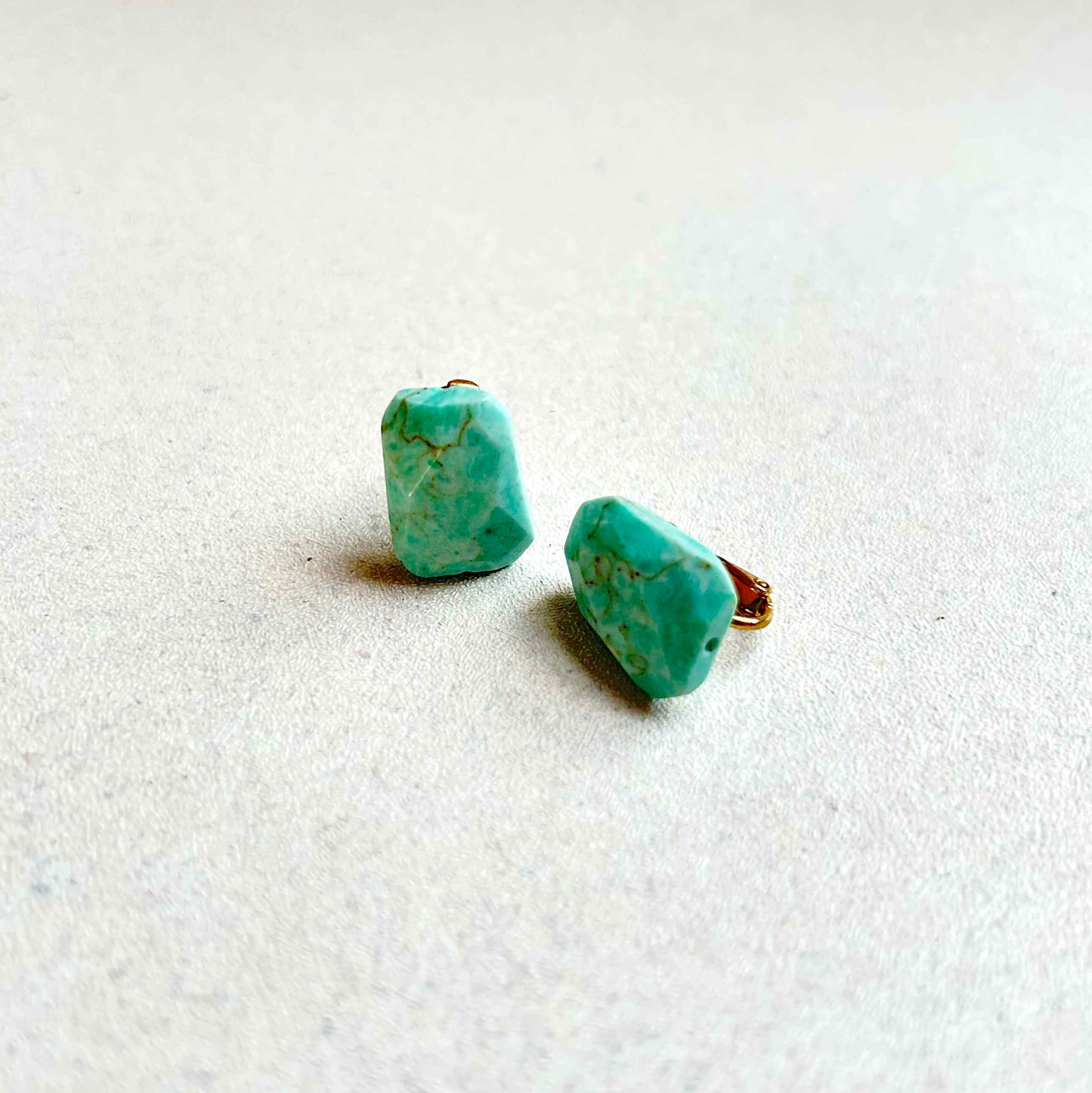 Aretes Clip piedra Turquesa de Papilio 23