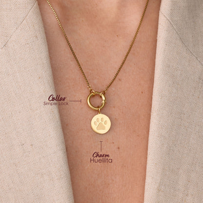 Charm Huellita Dorado